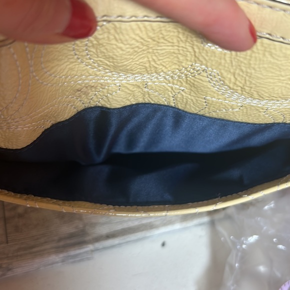 Coach patent leather (full grain cowhide) tote Rare EUC - Picture 10 of 16